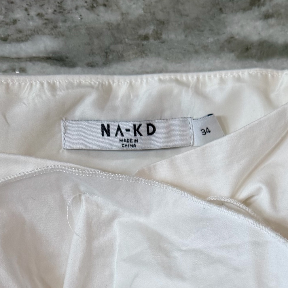 NA-KD White Statement Bow Asymmetrical Cami Top Size 34 (XS) - Picture 4 of 6
